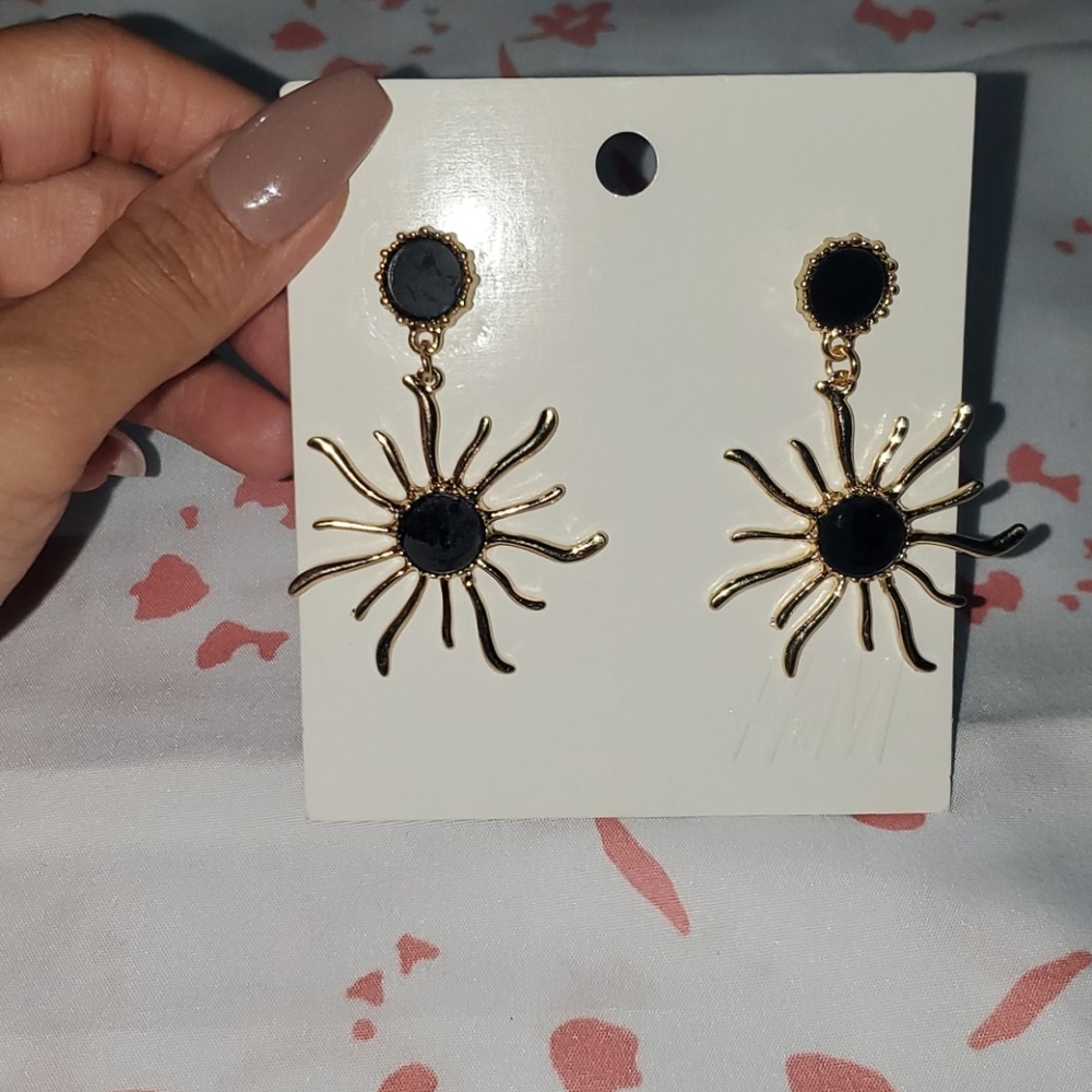 NEW Elegant Sun Dangle Earrings